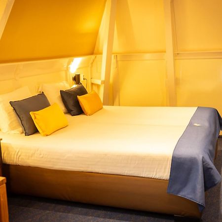 וורקום Hotel De Gulden Leeuw מראה חיצוני תמונה