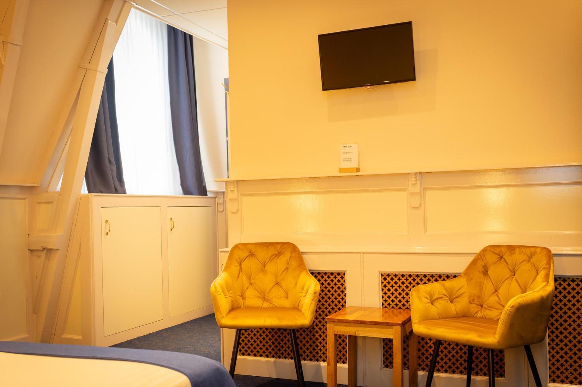 וורקום Hotel De Gulden Leeuw מראה חיצוני תמונה