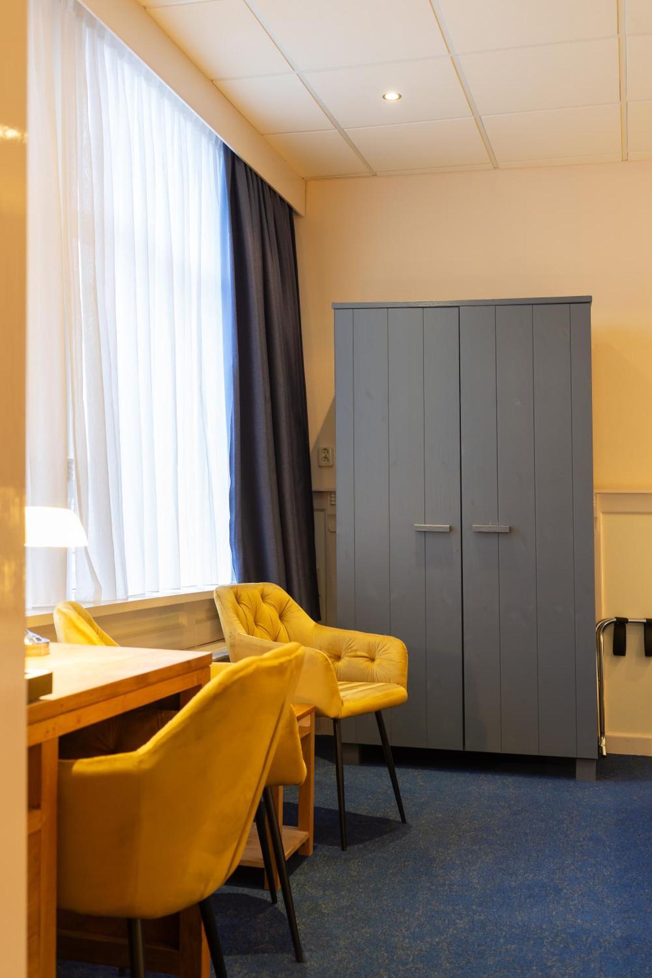 וורקום Hotel De Gulden Leeuw מראה חיצוני תמונה