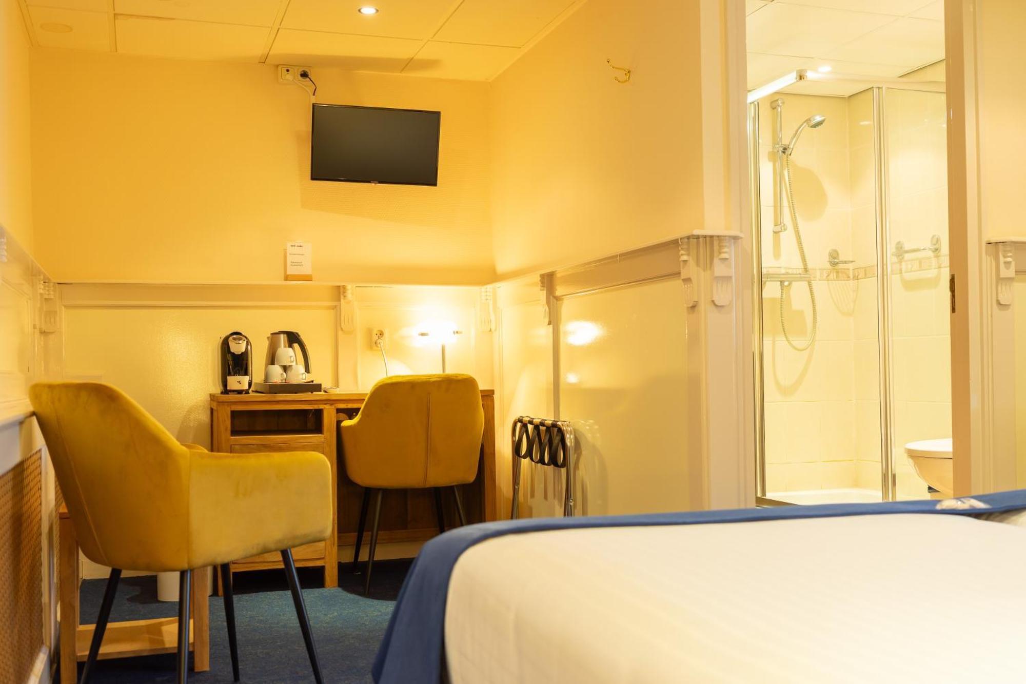 וורקום Hotel De Gulden Leeuw מראה חיצוני תמונה