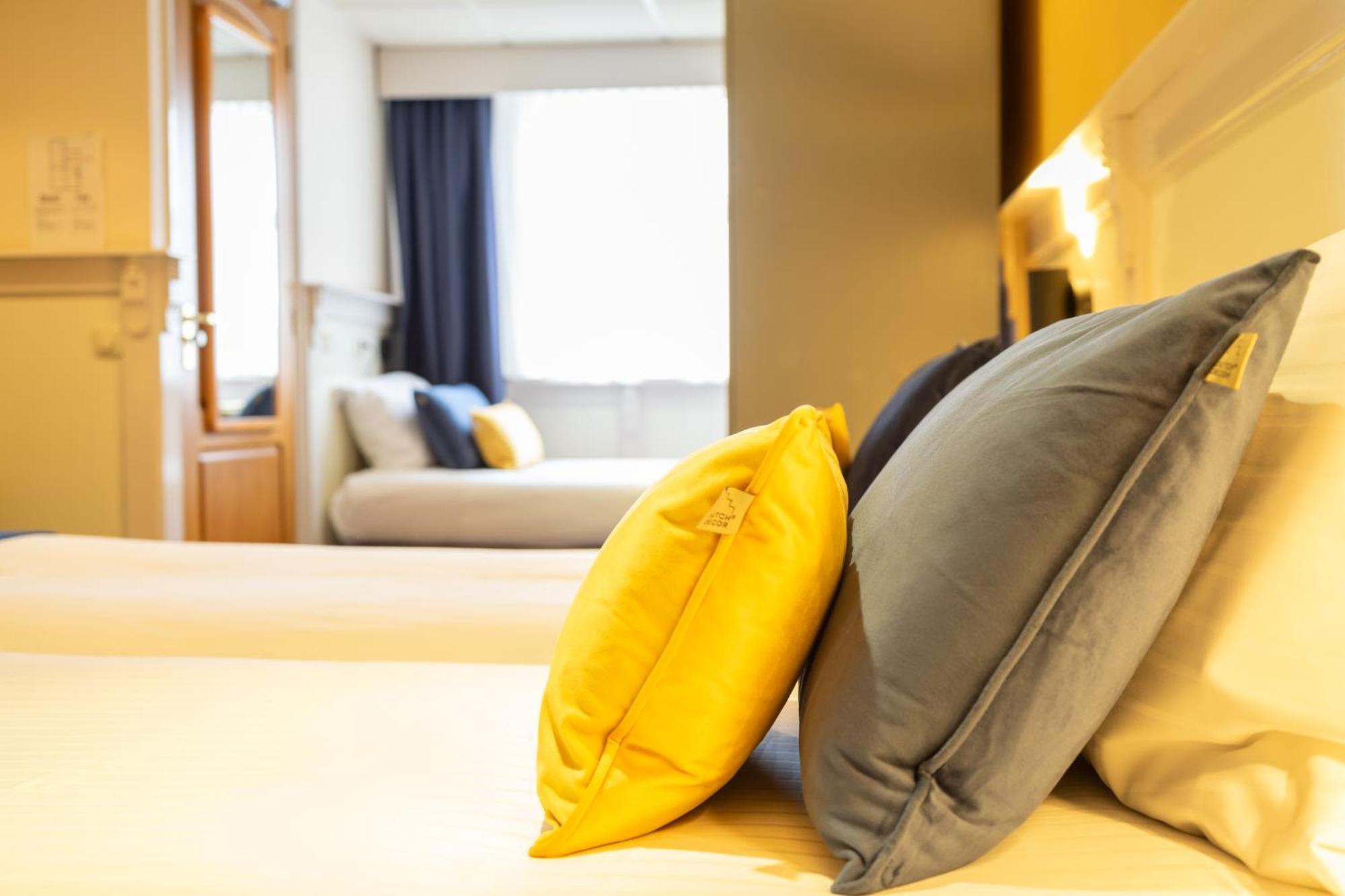 וורקום Hotel De Gulden Leeuw מראה חיצוני תמונה