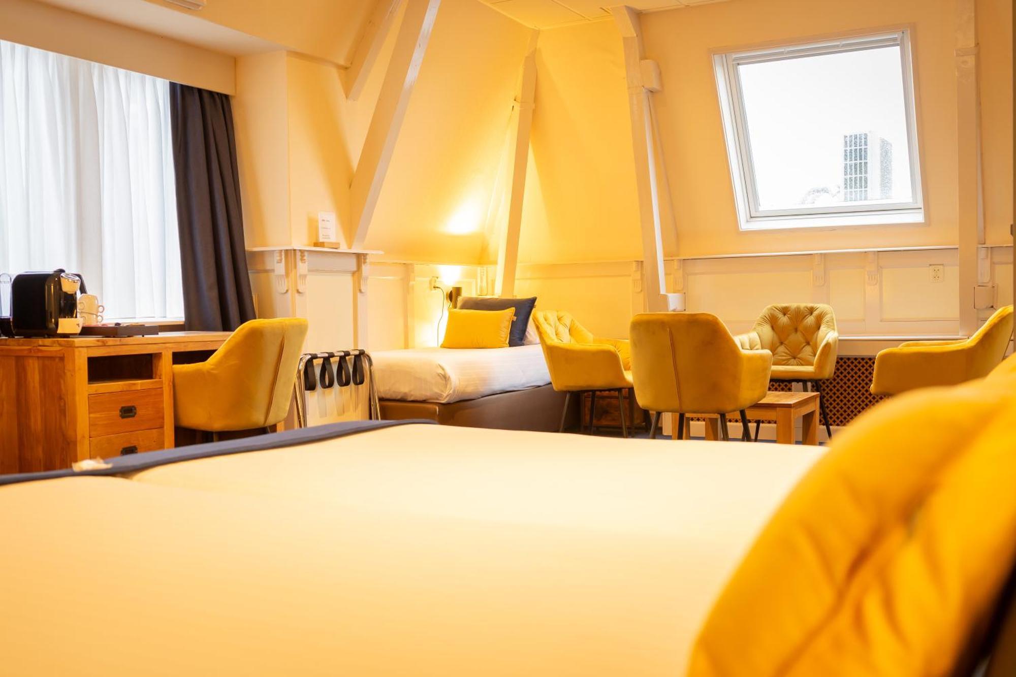וורקום Hotel De Gulden Leeuw מראה חיצוני תמונה