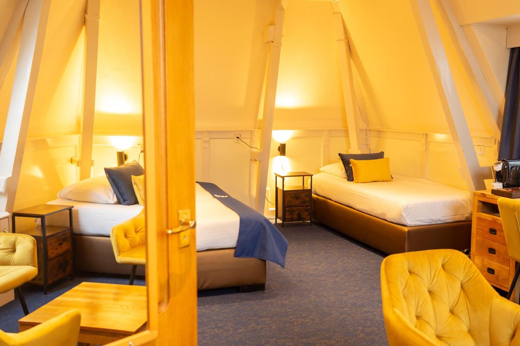 וורקום Hotel De Gulden Leeuw מראה חיצוני תמונה