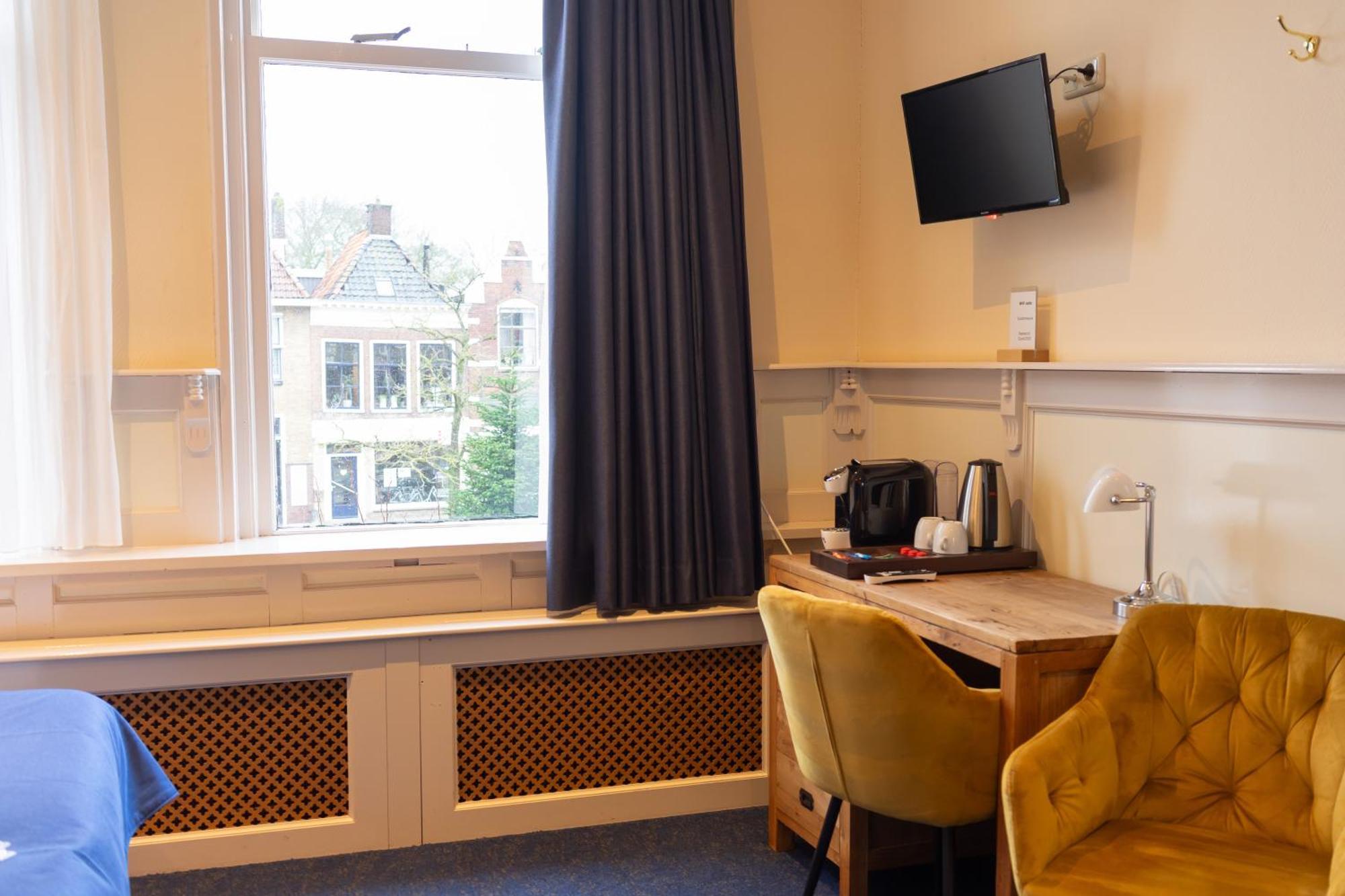 וורקום Hotel De Gulden Leeuw מראה חיצוני תמונה