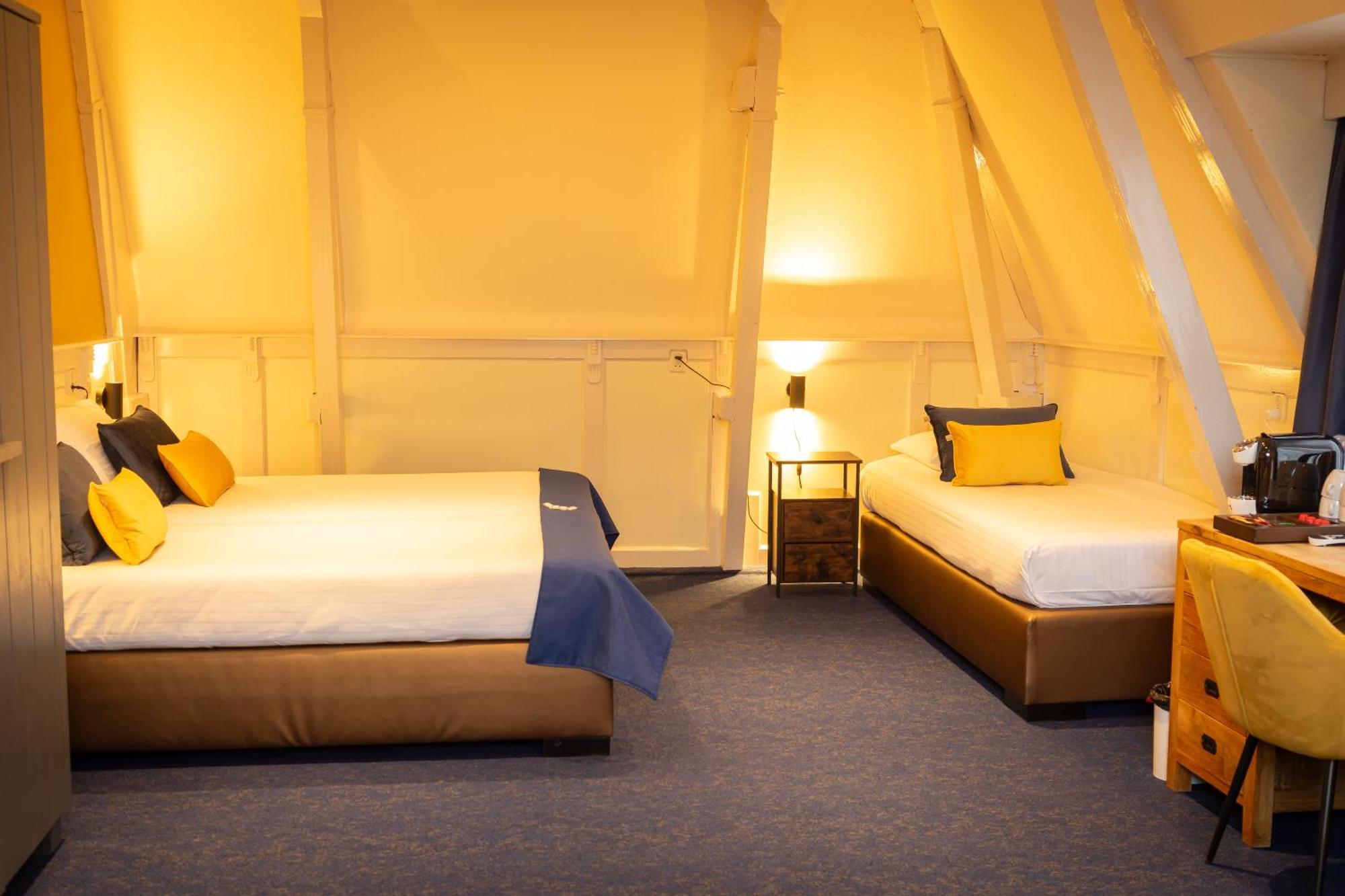 וורקום Hotel De Gulden Leeuw מראה חיצוני תמונה
