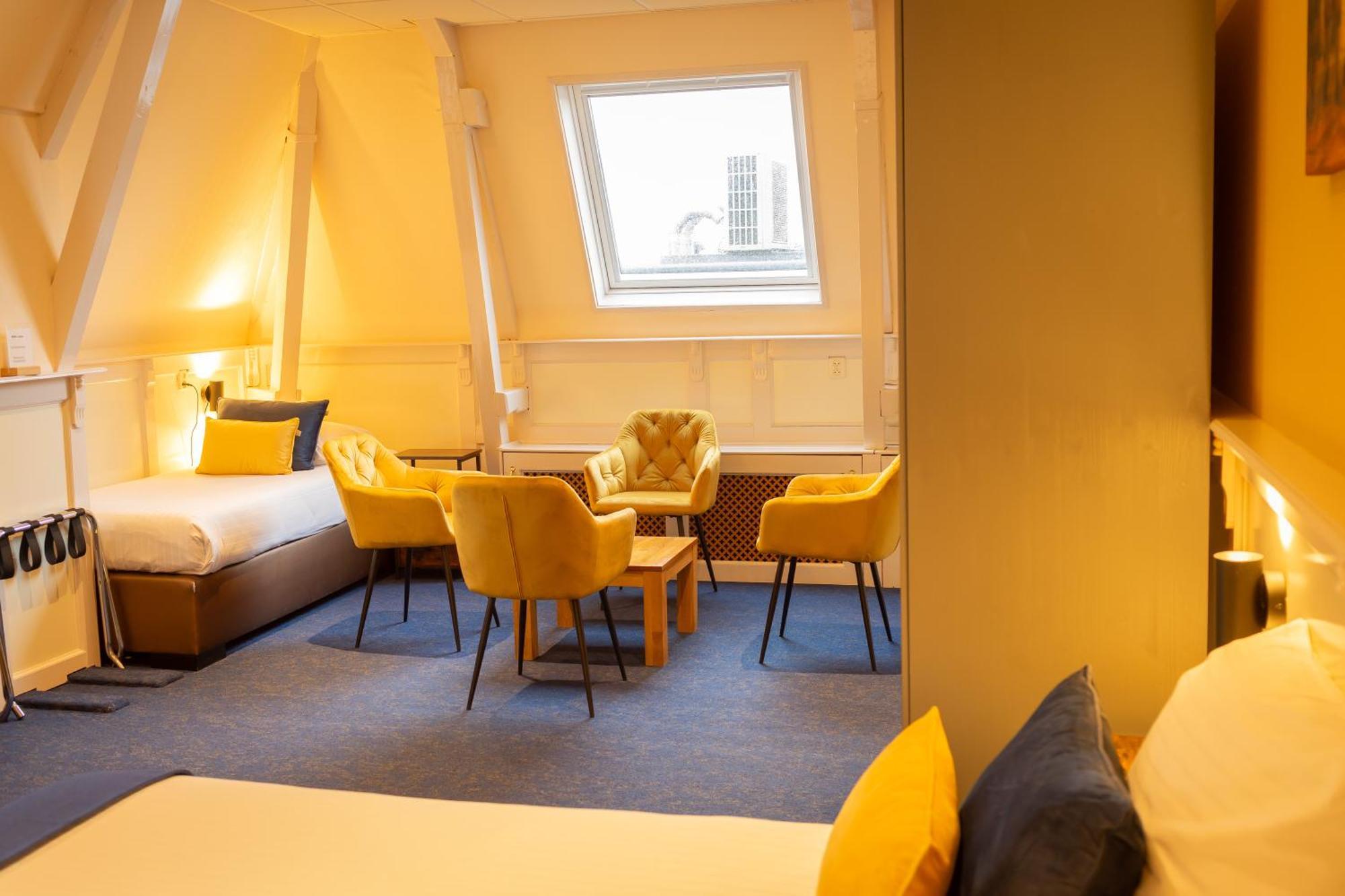 וורקום Hotel De Gulden Leeuw מראה חיצוני תמונה