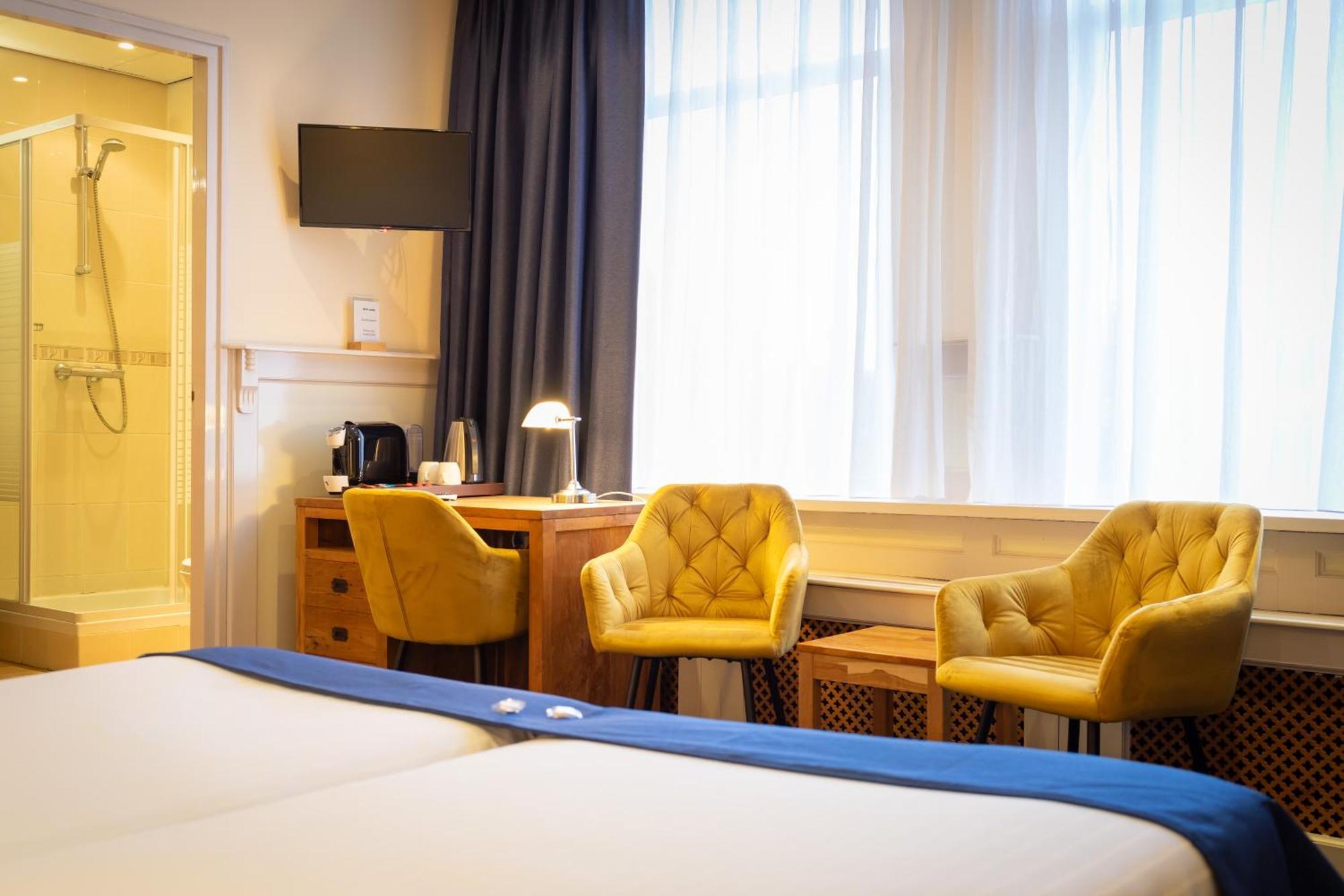 וורקום Hotel De Gulden Leeuw מראה חיצוני תמונה